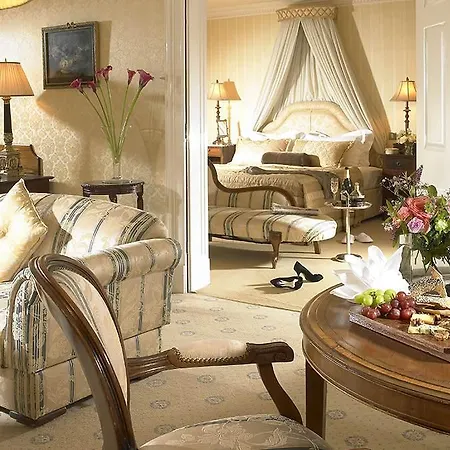 호텔 Hayfield Manor 5*