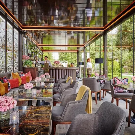 호텔 Hayfield Manor