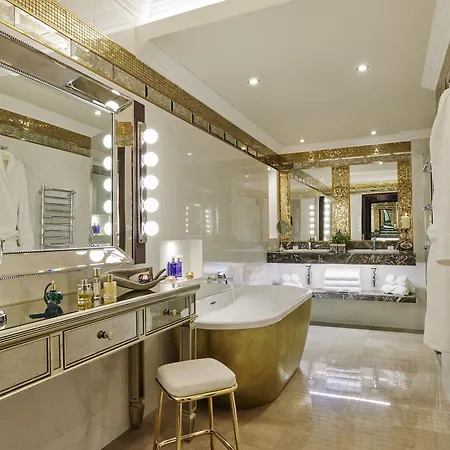 Hayfield Manor 5*