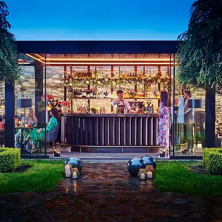 Hayfield Manor 5*