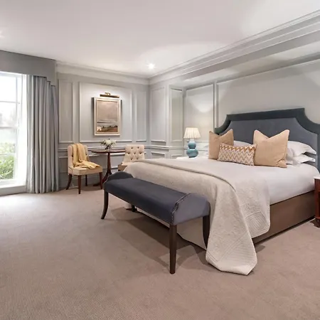 Hayfield Manor 호텔 5*