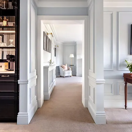 Hayfield Manor 5*