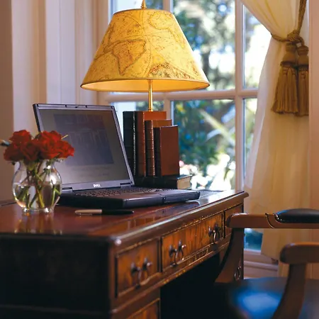 Hayfield Manor 5*